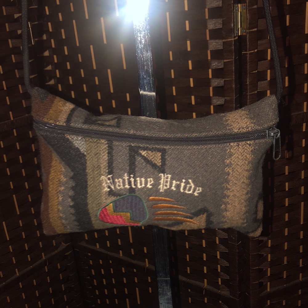 Native American wool Native Pride, Bear Claw, Embroidered small Crossbody